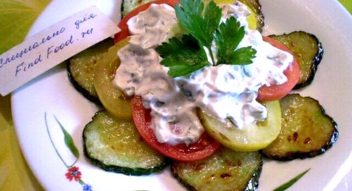 Салат с жаренными огурцами