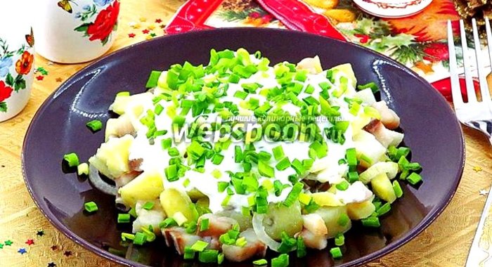 Салат из картофеля и сельди