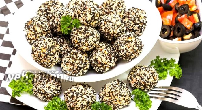 Закусочные куриные фрикадельки в кунжуте