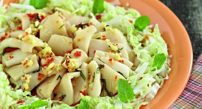 Тайский салат с кальмарами