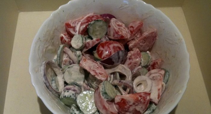 Салат Дачный из свежих овощей