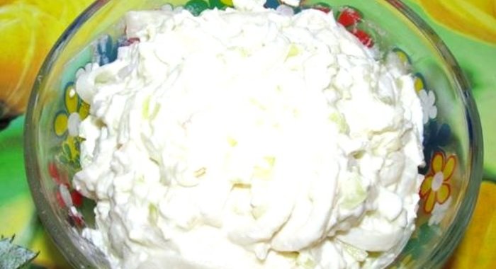 Салат из кальмаров и лука