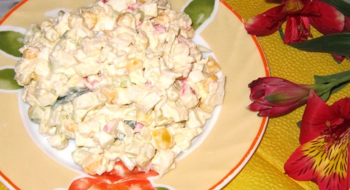 Салат крабовый с капустой