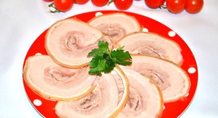 Рулет из свиной брюшины