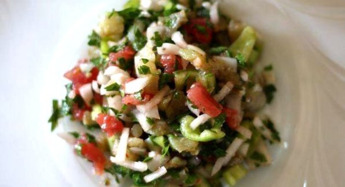 Салат из отваренных баклажанов