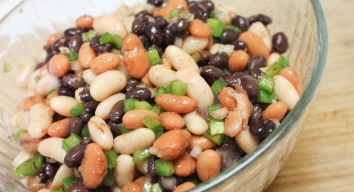 Салат из трех видов фасоли