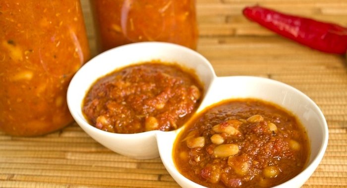 Закатка салата с фасолью