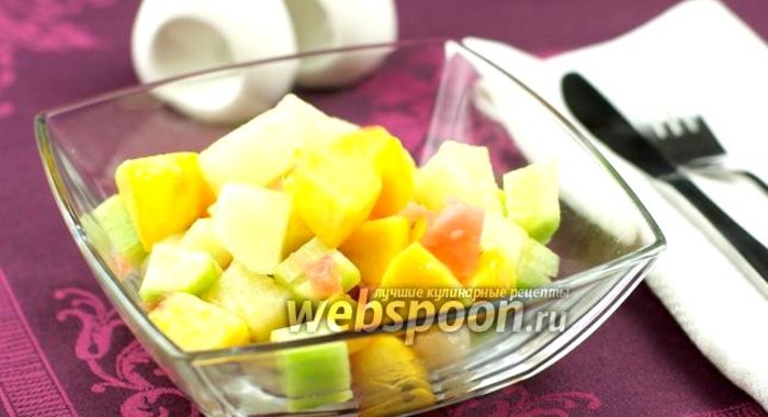 Салат из дыни, персиков и огурцов