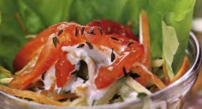 Салат летний с помидорами