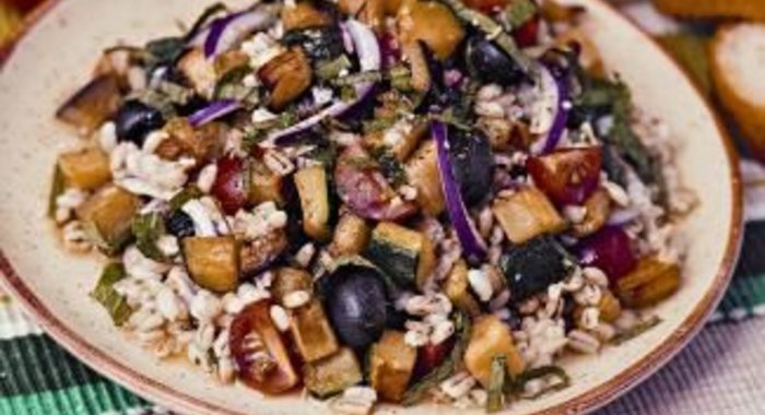 Салат с перловкой