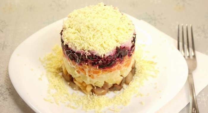 Салат из яблок с грецкими орехами