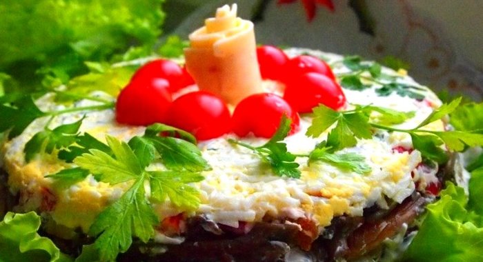 Слоеный салат с грибами