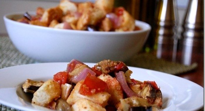 Простой салат из баклажанов