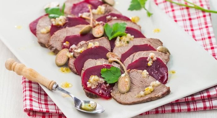 Салат из свеклы с говядиной