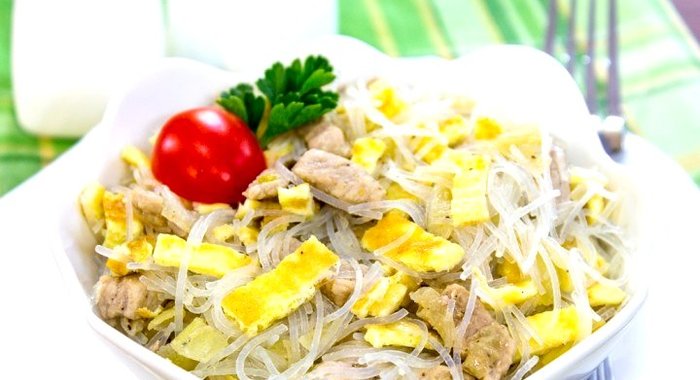 Салат со свининой и фунчезой