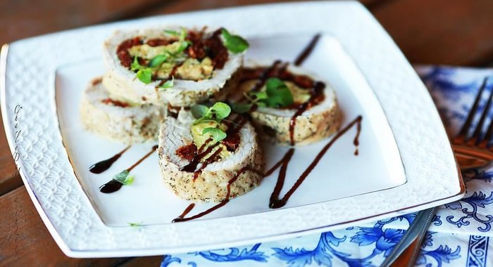 Нежный рулет из индейки с тофу