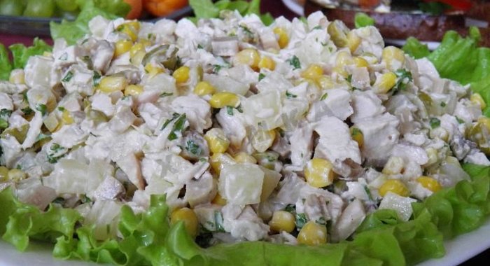 Салат Шанхай с курицей ананасами и грибами