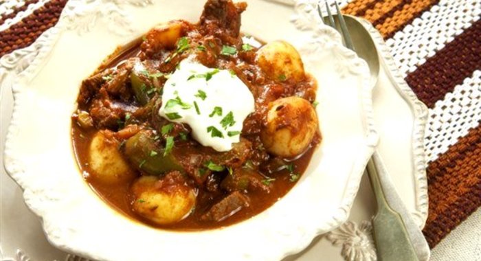 Гуляш с грибами