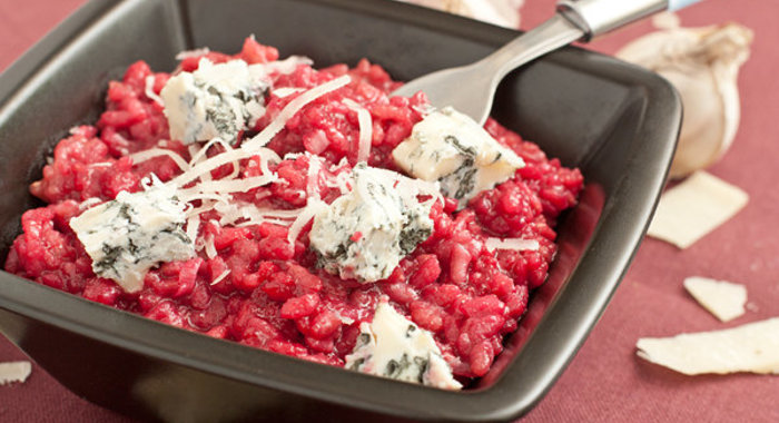 Ризотто со свёклой и горгонзолой