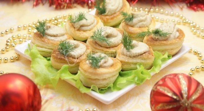 Новогодние волованы с грибным паштетом
