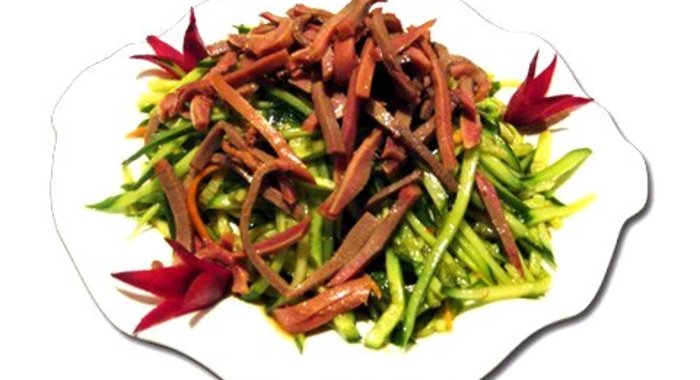 Китайский салат из языка с огурцами