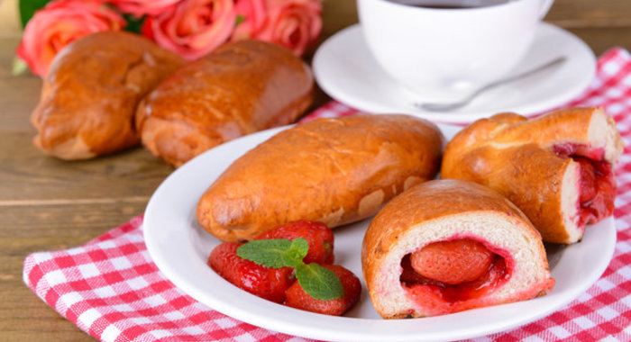 Пирожки с клубникой