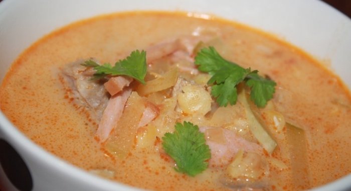 Гороховый суп на баранине с кабачком и сарделькой