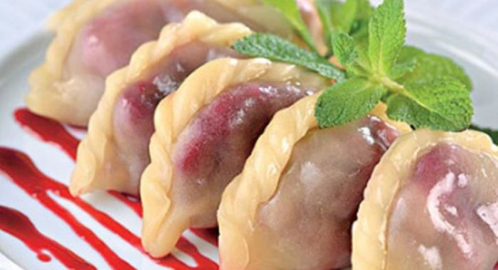 Вареники с вишней на ледяной воде