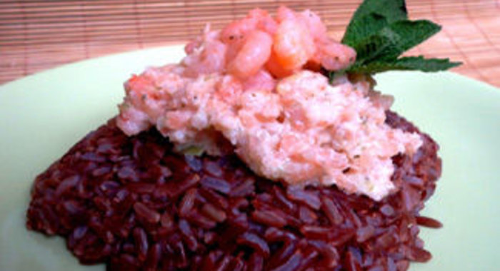 Красный рис с креветочным кремом