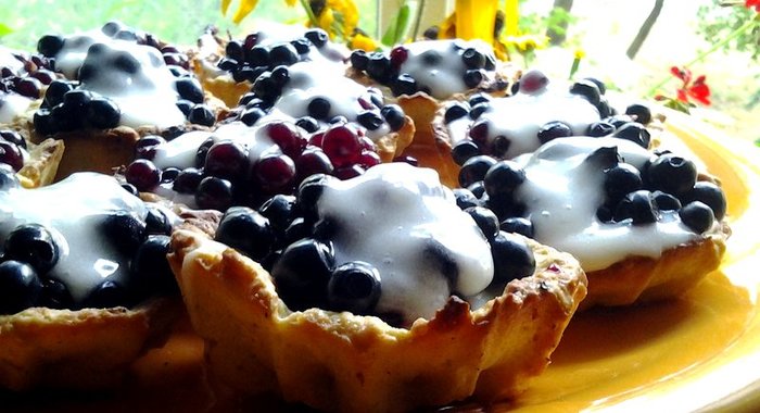 Корзинки с ягодами и лимонным кремом