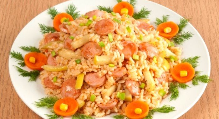 Плов с сосиской