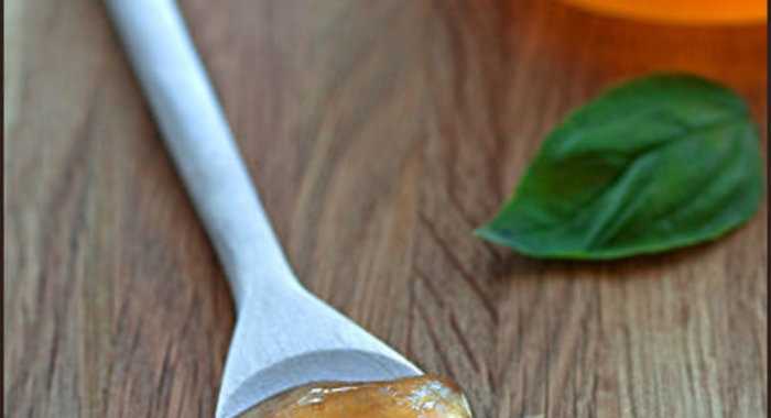 Джем из базилика