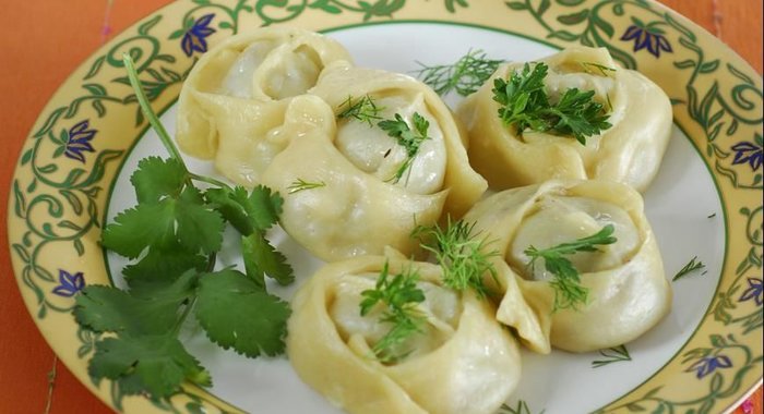 Манты с маринованным мясом
