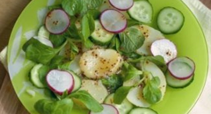 Салат картофельный с редисом