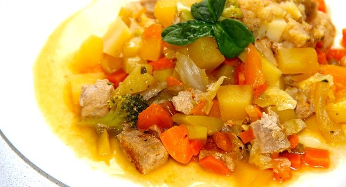 Овощное рагу со свининой