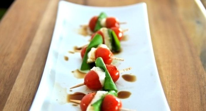 Канапе на шпажках