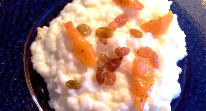 Молочная каша рисовая с курагой