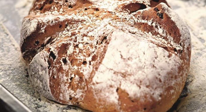 Ржаной хлеб с изюмом