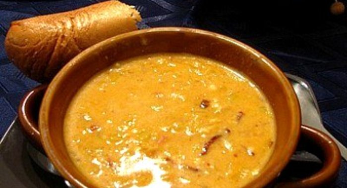 Сырный суп-пюре с гренками