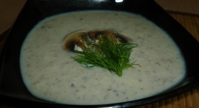 Суп-пюре из кабачков с шампиньонами