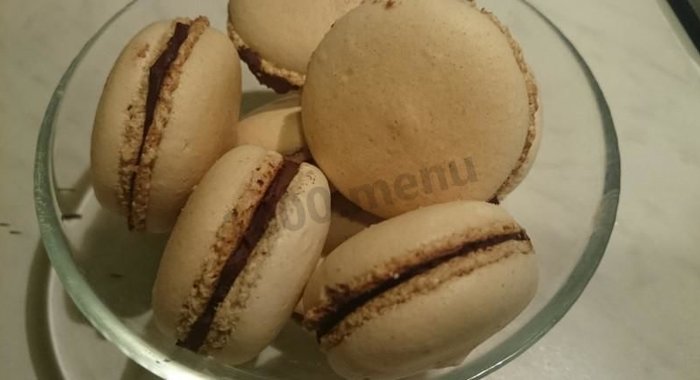 Макаруны с шоколадным кремом