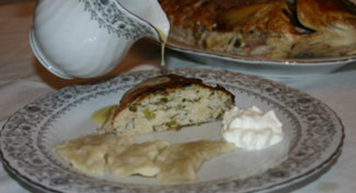 Фаршированный карп с луковыми пельменями