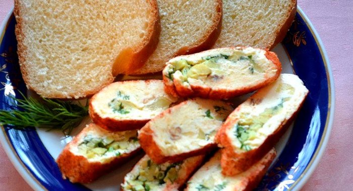 Сырный рулет с грибами