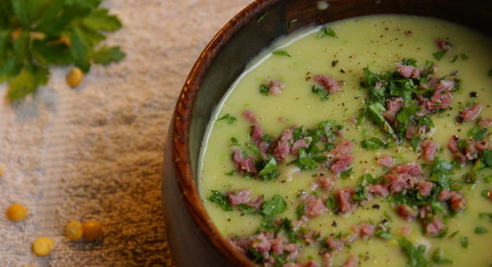 Суп-пюре из зеленого горошка с ветчиной