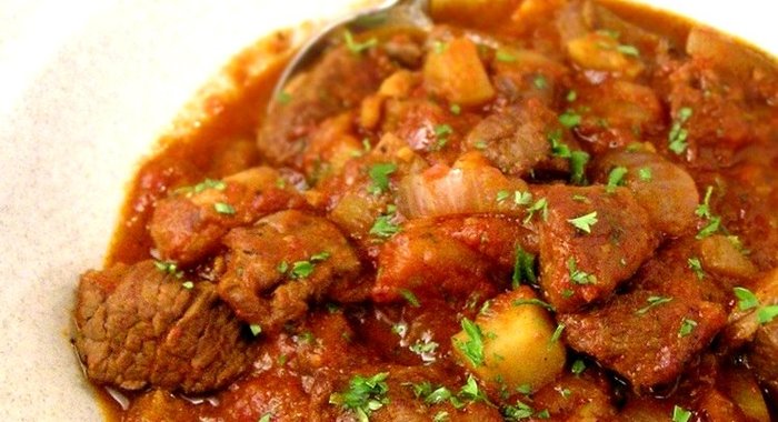 Гуляш из свинины в мультиварке