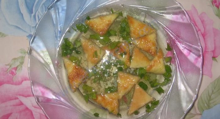 Бульон с яйцом