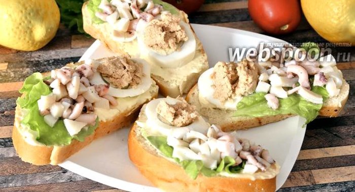 Бутерброды с осьминогами и икрой трески