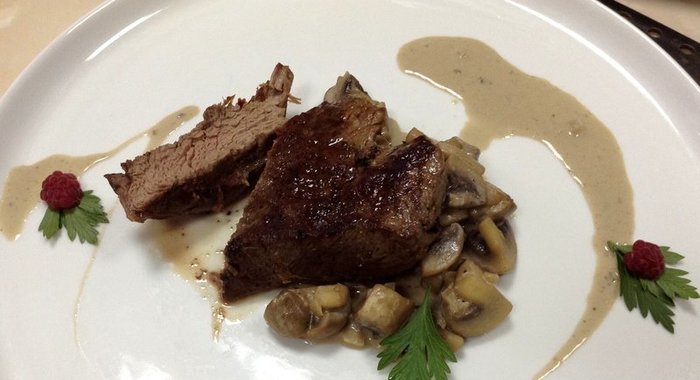 Телятина на сковороде