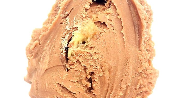 Мороженое с молочным шоколадом и конфетами Maltesers