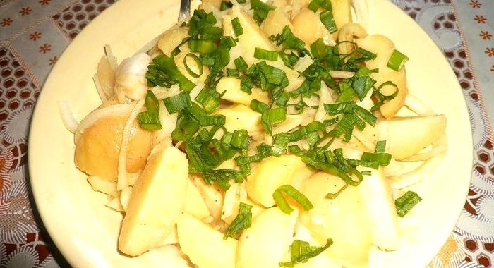 Салат картофельный с горчичной заправкой